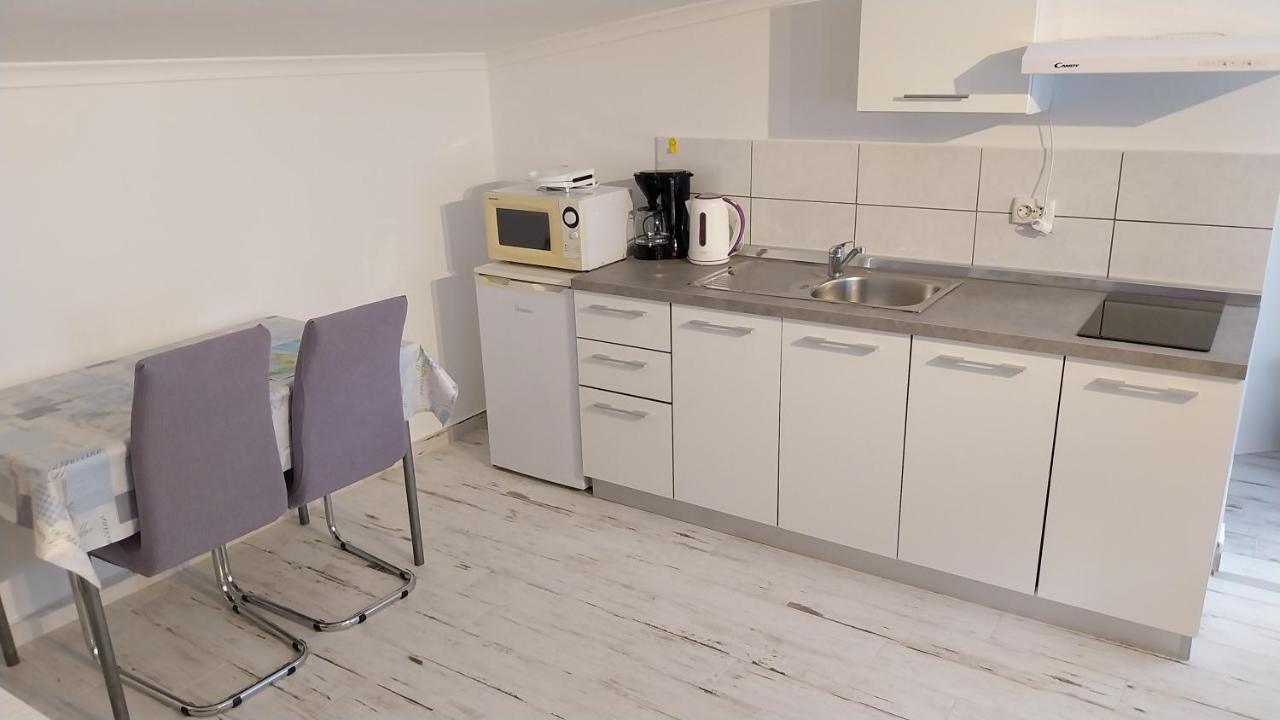 Jan 4 Apartment Pula Luaran gambar
